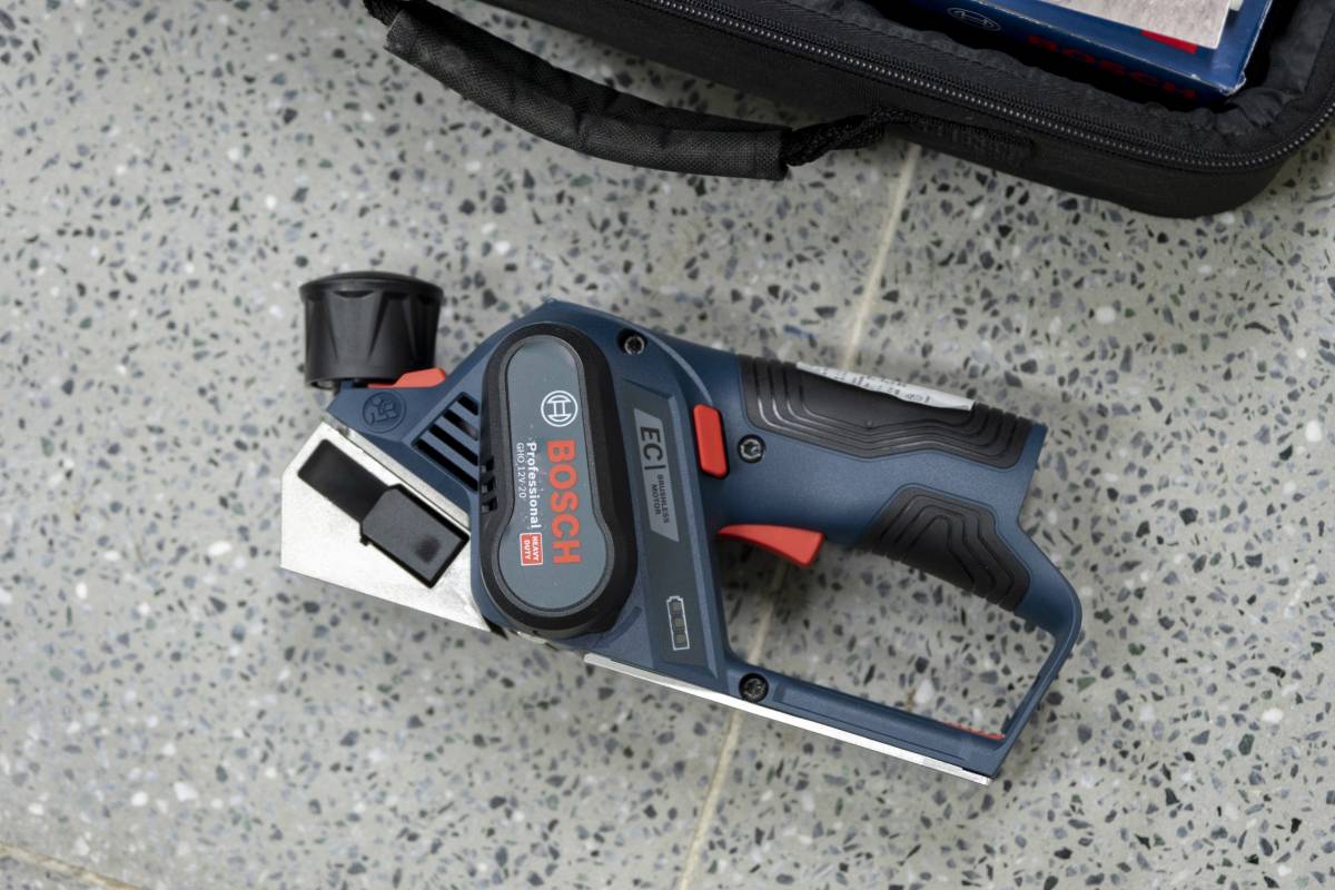 鋰電免碳刷電刨刀