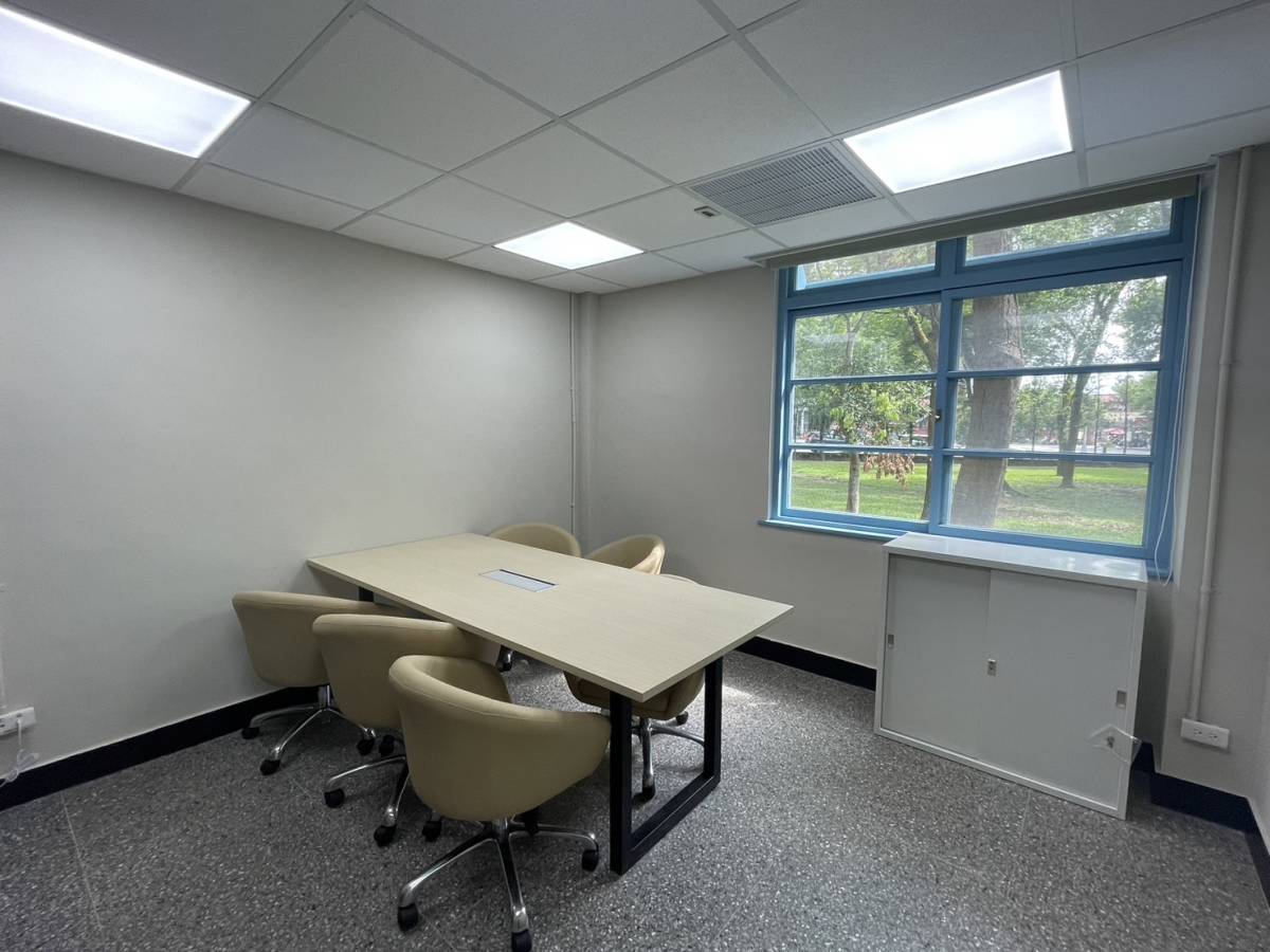 松園四館1F 6人會議室(104)