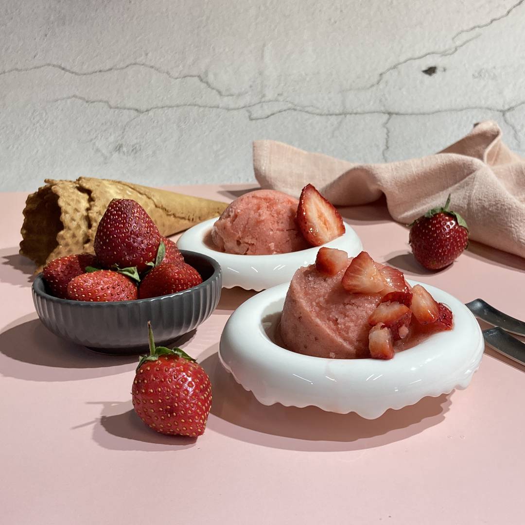 草莓冰淇淋